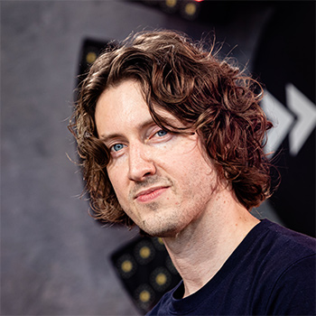 Біографія Dean Lewis