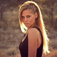 Біографія Nora En Pure