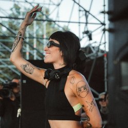 Обкладинка Indira Paganotto - Alien