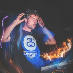 Обкладинка DJ Filo - Feel Your Soul (Radio Cut)