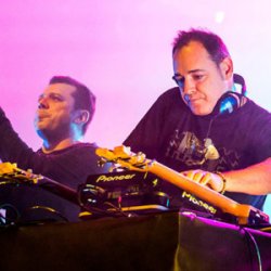 Обкладинка The Crystal Method feat. Dia Frampton - Over It (Bixel Remix)